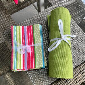 8 Spring Cloth Placemats and Multi-color Napkins